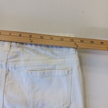 Old Navy RN#54023 Youth Girls Size 14 (26×13) White Mini Denim Frayed Skirt  image 6