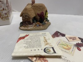 Lilliput Lane A Year In an English Garden Autumn Hues 1994 - $435.41 MXN