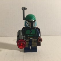Authentic Lego Star Wars Green Mandalorian Lego Minifigure with Blaster - $217.28 MXN