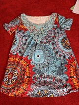 Ladies Size Small Green Print Top - $9.54