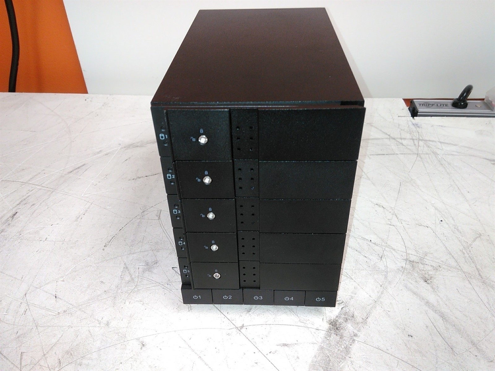 Defective Oyen Digital Mobius TB2 5-Bay SATA Storage Array No HDD No PSU... - $69.04