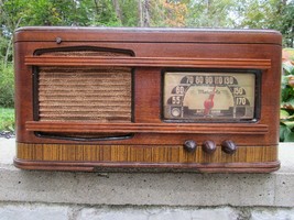 Motorola Battery Saver wood tube radio bakelite knobs vintage RARE &amp; BEA... - $186.99