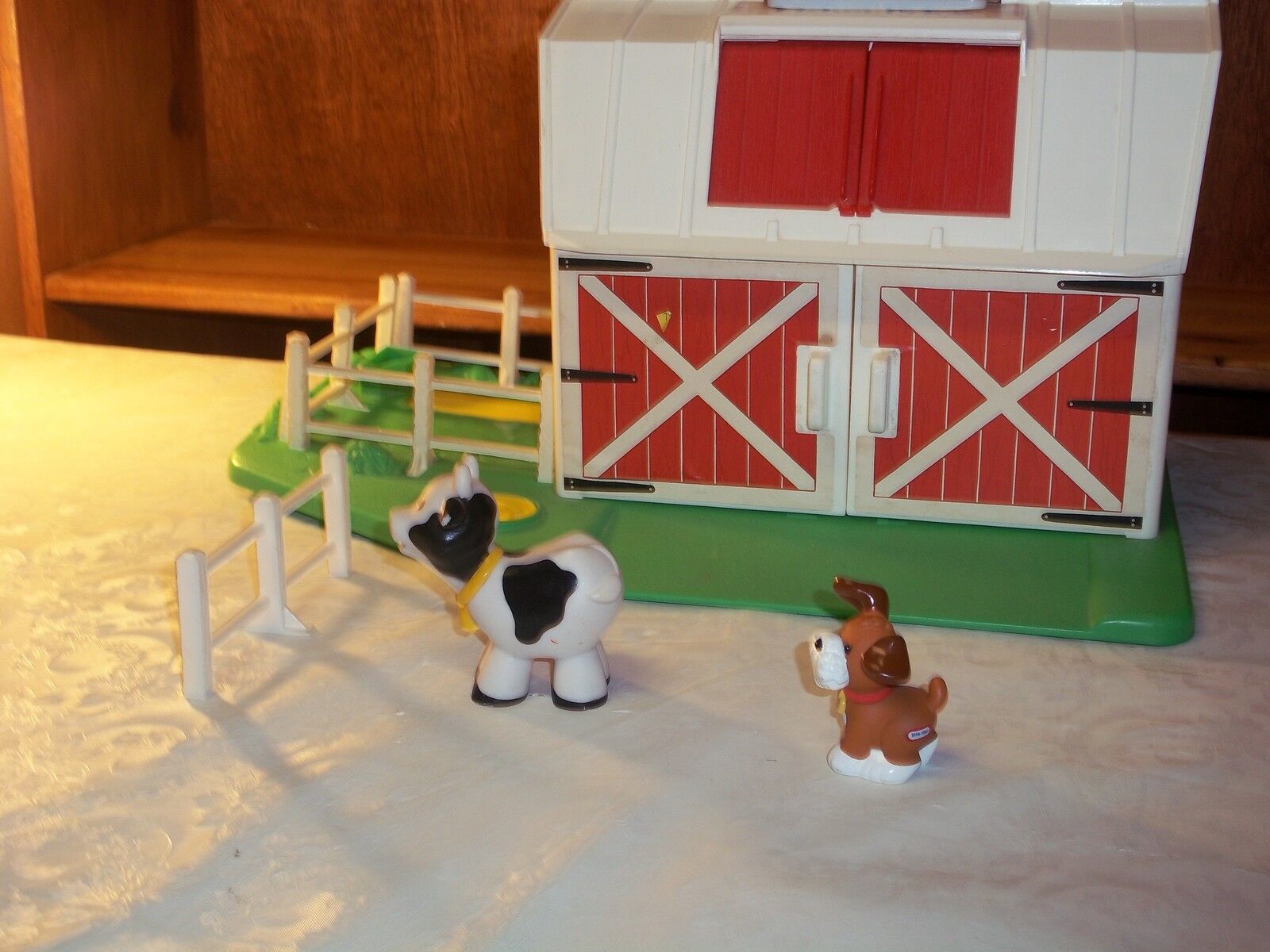 Primary image for Vintage Fisher Price Little People 1990 Barn Farm + More