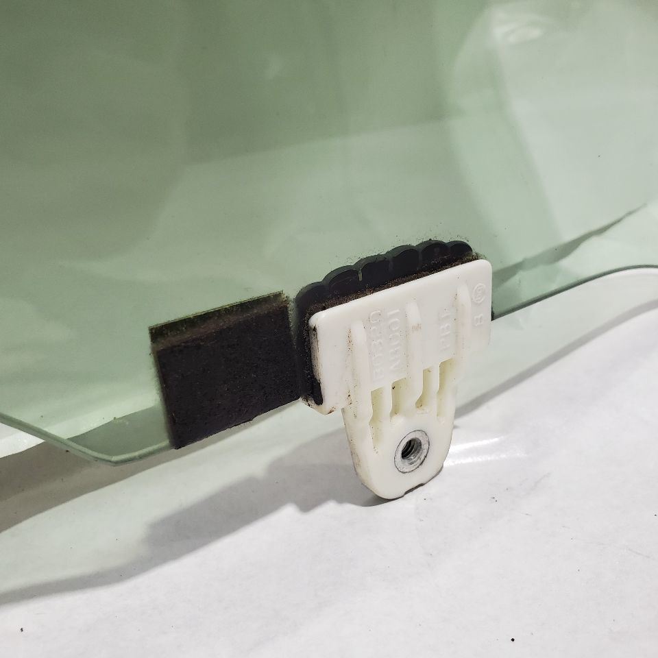 2014 2015 2016 2017 2018 Infiniti Q50 OEM Front Right Door Glass Item image 5