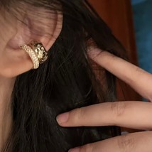 Women&#39;s Cuff  cartilage clip earrings, shiny cubic zirconia GOLD - £13.93 GBP
