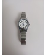 Lorus Silvertone Quartz Water Resistant Ladies Watch Stretch Band - $420.86 MXN