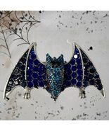 Stunning Elegant Halloween Bat Pin in Blue- Sparkling Rhinestone Brooch - €8,58 EUR