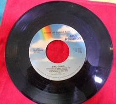 45 RPM: Mac Davis &quot;I think Im Gonna Rain&quot;; 1985 Vintage Music Record LP - £3.15 GBP