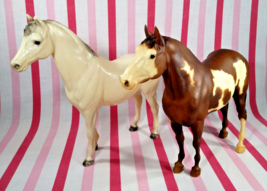 Neat Vintage Breyer  2pc Overo Yellow Mount Paint +  White Alabaster Mar... - £37.61 GBP