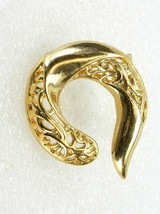 Vintage Costume Jewelry, Gold Tone Filigree and Polished Scarf Clip PIN93 - $12.69