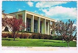 Independence Missouri Postcard Harry S Truman Library &amp; Museum - $1.44