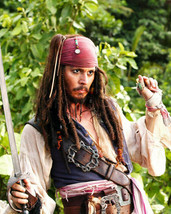 Johnny Depp Pirates Of The Caribbean Dead Man&#39;s Chest With Sword 8x10 Photo - £7.81 GBP