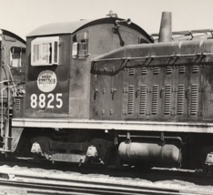 Indiana Harbor Belt Railroad IHB #8825 NW2 Electromotive Photo Franklin Park IL - £7.46 GBP