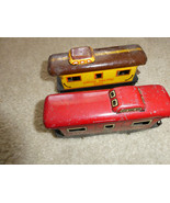 Lot of 2 Vintage O Scale Marx Tin 4 Wheel Caboose Cars NYC 556 UP 3824 - £14.87 GBP