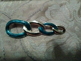 VINTAGE GOLDEN PIN BROOCH DESIGNER STYLE TEAL ENAMEL &amp; GOLDEN HUGS OOOO - $20.00