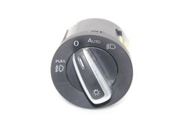 16-19 VOLKSWAGEN PASSAT 1.8T SE Headlight Control Switch F3231 image 2