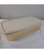 Rubbermaid Servin Saver Storage Container Almond Lid Rectangle #5 4 cups... - $32.77 CAD