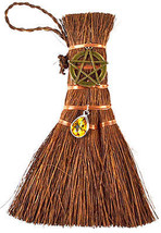 8" Pentagram broom - $1,208.19 MXN