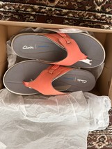 BNIB Clarks Wave 2.0 Sea Women&#39;s flip flops, Peach Combi, Pick size/width, 65788 - £31.29 GBP