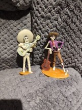 Disney Pixar Coco 2 Figurines Lot Ernesto De La Cruz &amp; Hector - £23.80 GBP