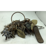 Huge Lot of Keys Vintage House, Car, Padlock, Luggage -Great for Crafts ... - $722.94 MXN