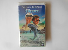 Flipper VHS Tape by MCA Universal Home Video Starring Paul Hogan - £7.03 GBP