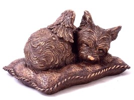 Yorkie Dog Memorial Urn - $3,043.93 MXN