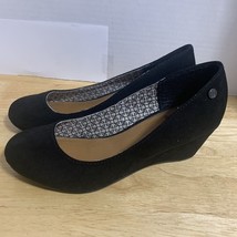 Daisy Fuentes  Tanya Black Faux Suede Wedges. Size 7.5 - $27.13 CAD