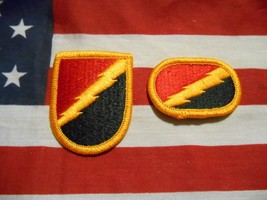 25TH Infantry Division Lrsd Detachment Beret Flash &amp; Para Oval M/E - $7.43