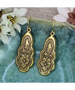 Vintage Look Flourish Gold Dangle Earrings - €11,86 EUR