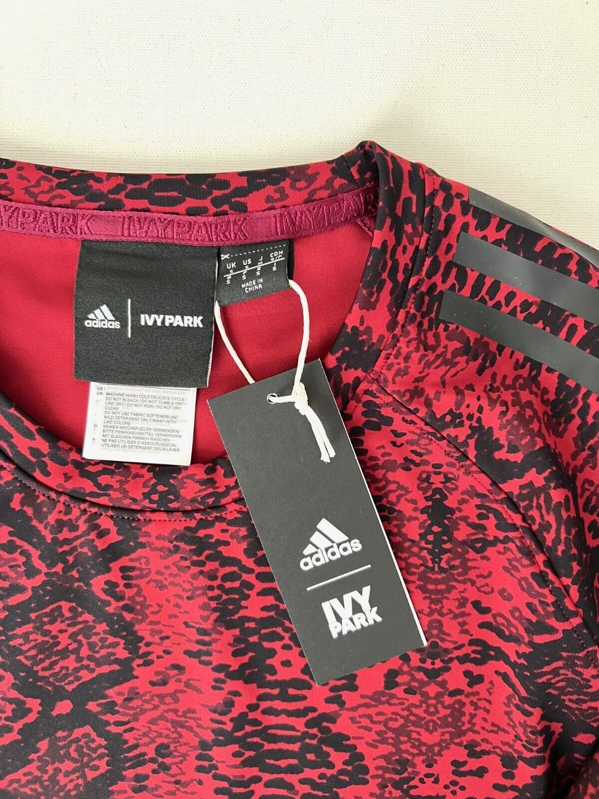Adidas x Ivy Park HI1952 Haut Snakeskin Print Baselayer Cherry Wood L