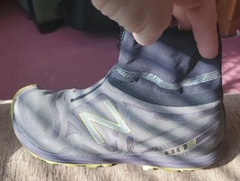 New Balance MT110 Trail Running Shoe Women&#39;s Size 7 Grey Highlighter yellow - $38.00