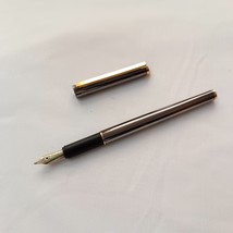 Penna stilografica Alfred Dunhill con finiture in metallo e oro, made in... - $291.74