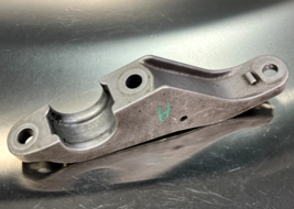 2017-2023 BMW M5 F90 G30 AWD Front Left Stabilizer Sway Bar Lower Bracke... - $35.87