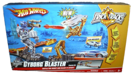 Hot Wheels Trick Tracks Cyborg Blaster Starter Set - $2,131.30 MXN