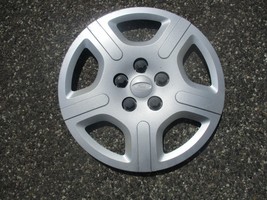 One factory 2004 to 2007 Ford Freestar 16 inch bolt on hubcap wheel cover silver - £16.31 GBP