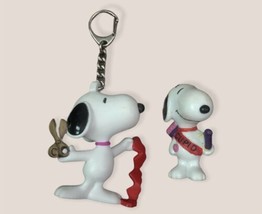 Peanuts Snoopy Cutting Out Hearts Keychain &amp; Small Cupid With Bow Figure - £5.34 GBP