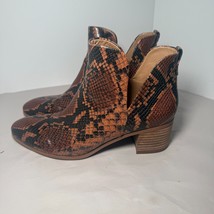 Franco Sarto Women Roar Snake Embossed Notched Bootie Cognac Brown Size 9 - $494.20 MXN