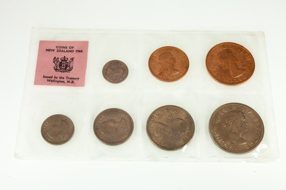 1965-1970 New Zealand Excellent Condition & Coin Set Full Of 3-
show original... Item image 2