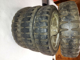 22EE79 Craftsman 22 Mower: Wheel Set, Good Teeth, Decent Tread, Some Cracks, Fc - £17.12 GBP