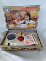 1979 Tupperware Mini Mix It Set Baking Children Toys Complete Box NEW - £30.62 GBP