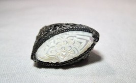 Vintage Sterling Silver Sarda Ball925 Carved Mother of Pearl Chunky Ring K1144 - £87.08 GBP