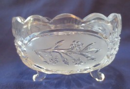 Vtg Pressed Glass 3 Footed Cut Frosted Berries Candy Dish / Bowl or Trinket Dish - £11.80 GBP