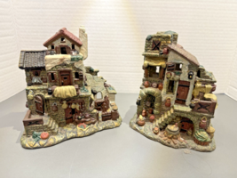 Figurines small houses vintage set of 2 pieces - $12.30
