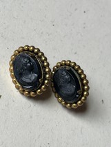 Vintage Oval Black Plastic Cameo in Beaded Goldtone Frame Screwback Earrings –  - £10.35 GBP