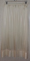 EXCELLENT WOMENS LORRAINE IVORY HALF SLIP   SIZE MEDIUM - €20,27 EUR