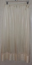 EXCELLENT WOMENS LORRAINE IVORY HALF SLIP   SIZE MEDIUM - £18.35 GBP