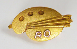 Vintage Miniature Artist Palette Lapel Guard Pin w/ Letters RO &amp; Latching Back - £11.61 GBP