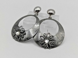 Vintage 1980&#39;s Gunmetal Etched Round Earrings - Rhinestone Flower Earrings - £14.69 GBP