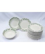 Holly Berry 16 Salad Plates and 2 Bowls Christmas Made in China Xmas - €33,88 EUR